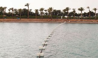 Hostgool Beach Chalets Mirage Bay Resort & aqua park