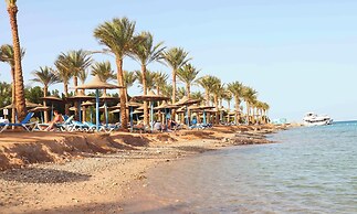 Hostgool Beach Chalets Mirage Bay Resort & aqua park