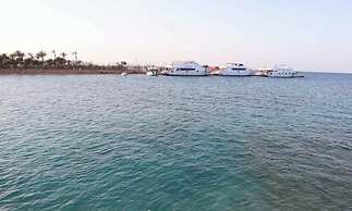 Hostgool Beach Chalets Mirage Bay Resort & aqua park
