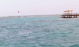 Hostgool Beach Chalets Mirage Bay Resort & aqua park