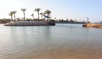 Hostgool Beach Chalets Mirage Bay Resort & aqua park