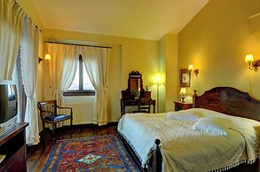 Naiades hotel resort & Conference