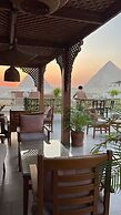Jimmy Pyramids Hotel