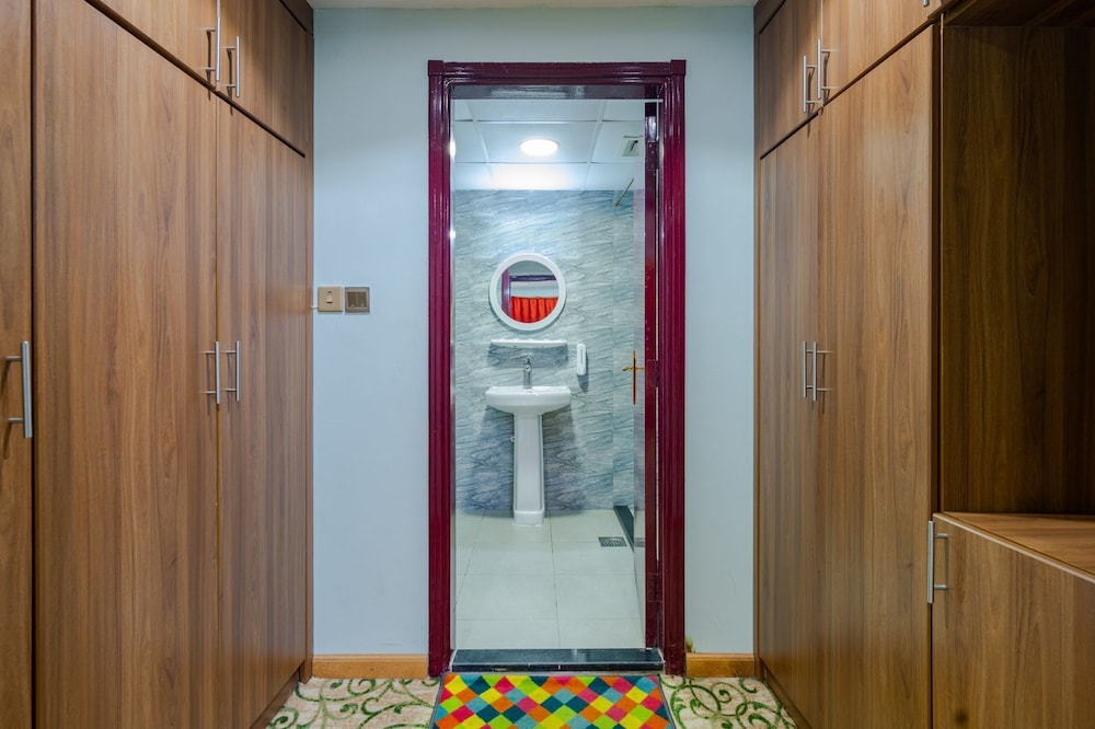Tanha Hotel