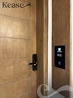 Yasmin S-11 Royal Touch Balcony GZ81