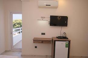 Sea Door Hotel