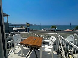 Sea Door Hotel