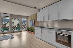 Arctic Homes - Premium Plaza