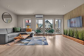 Arctic Homes - Premium Plaza