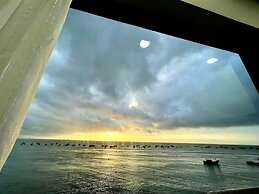 Island Sunset Hotel