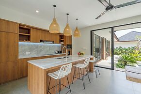 Villa The Kayu by GORO
