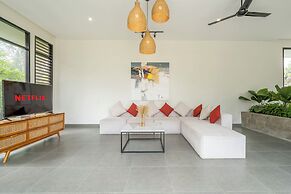 Villa The Kayu by GORO