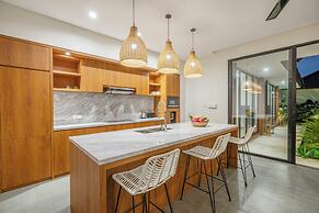 Villa The Kayu by GORO