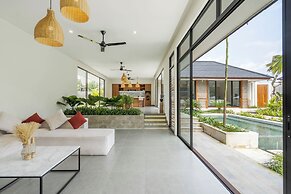 Villa The Kayu by GORO