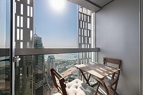 Stunning 1-bed in the Iconic Cayan Tower