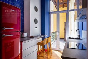 SquadGoals House by Fragola Apartments