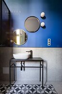 SquadGoals House by Fragola Apartments