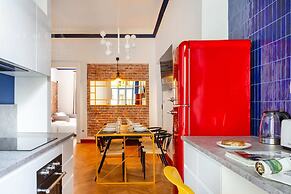 SquadGoals House by Fragola Apartments