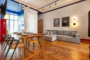 SquadGoals House by Fragola Apartments
