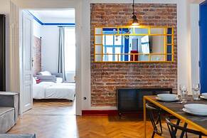 SquadGoals House by Fragola Apartments