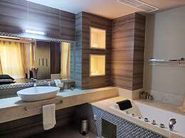 Luxury Oceanline Beachfront Apartments
