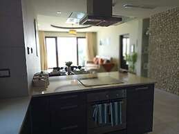 Luxury Oceanline Beachfront Apartments