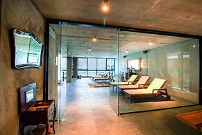 Oceana Suites Be House