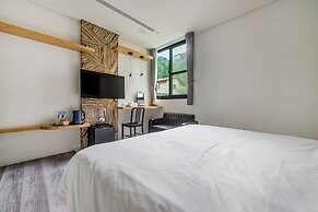 Han Yan Hill Hotel