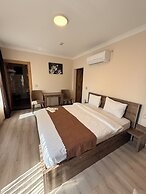 Rena Grand Residence & Suite