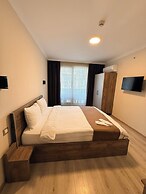 Rena Grand Residence & Suite