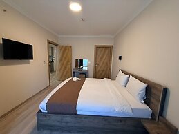 Rena Grand Residence & Suite