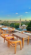 Palm Desert Pyramids Hotel