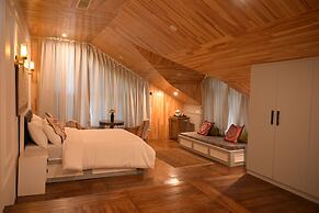 Tree of Life Lakeside Cottage Srinagar