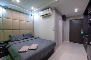 New Nordic Atrium by Apartwell