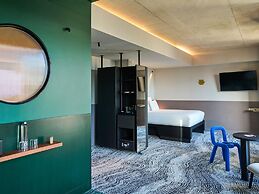 Tribe Paris Clichy