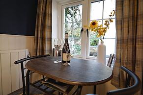 1 Bed 17th Century Stone Cottage in Rural Devon