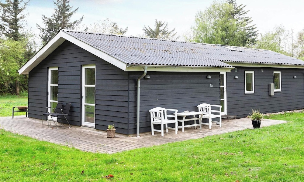 6 Person Holiday Home in Veslos