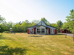 6 Person Holiday Home in Vemb-by Traum