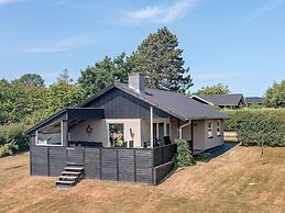 6 Person Holiday Home in Roslev
