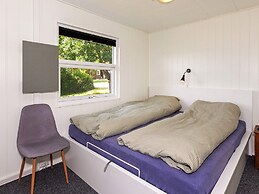 6 Person Holiday Home in Roslev