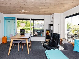 6 Person Holiday Home in Roslev