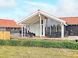 6 Person Holiday Home in Vaeggerlose