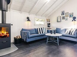 6 Person Holiday Home in Vaeggerlose
