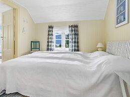6 Person Holiday Home in Averoy