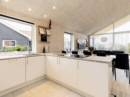 5 Star Holiday Home in Vaeggerlose