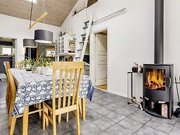 5 Star Holiday Home in Hals
