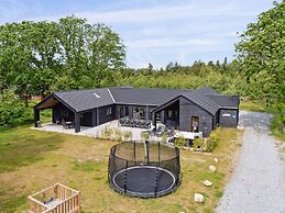 5 Star Holiday Home in Henne