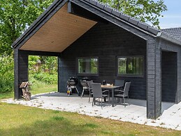5 Star Holiday Home in Henne
