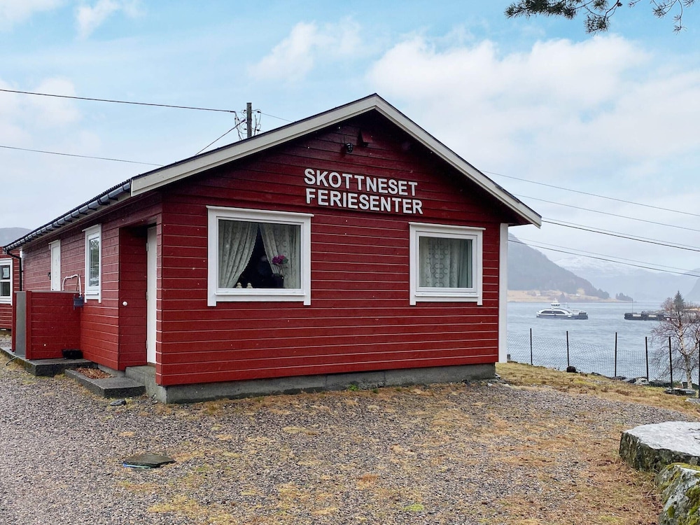 3 Person Holiday Home in Flatraket