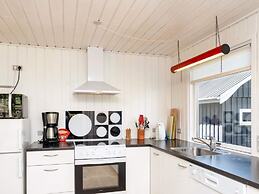 6 Person Holiday Home in Roslev